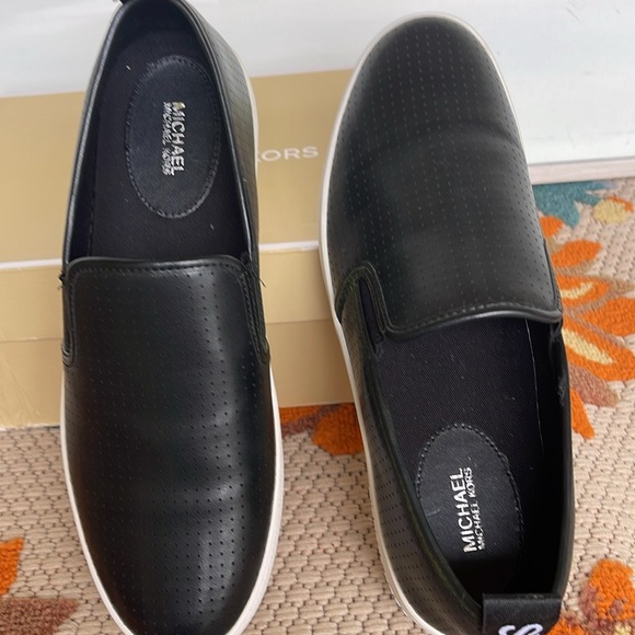 Michael Kors TEDDI SLIP ON NAPPA PU PERFORATED 4959TDFP4L NIB Platforms Sneakers - Picture 11 of 16